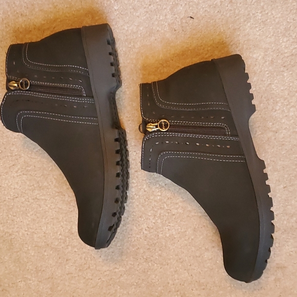 J Sport black suede ankle boots size 11M *practically new* - Picture 9 of 12